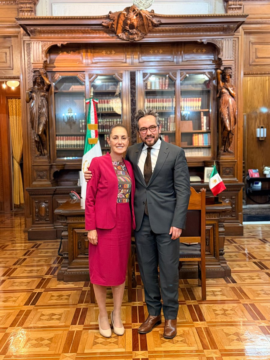 Un honor estar con mi presidenta <a href="/Claudiashein/">Claudia Sheinbaum Pardo</a>. Le platiqué de la hermosa comunidad mexicana que tenemos en Italia y de los pendientes de la relación con Italia, Malta, Albania y San Marino.