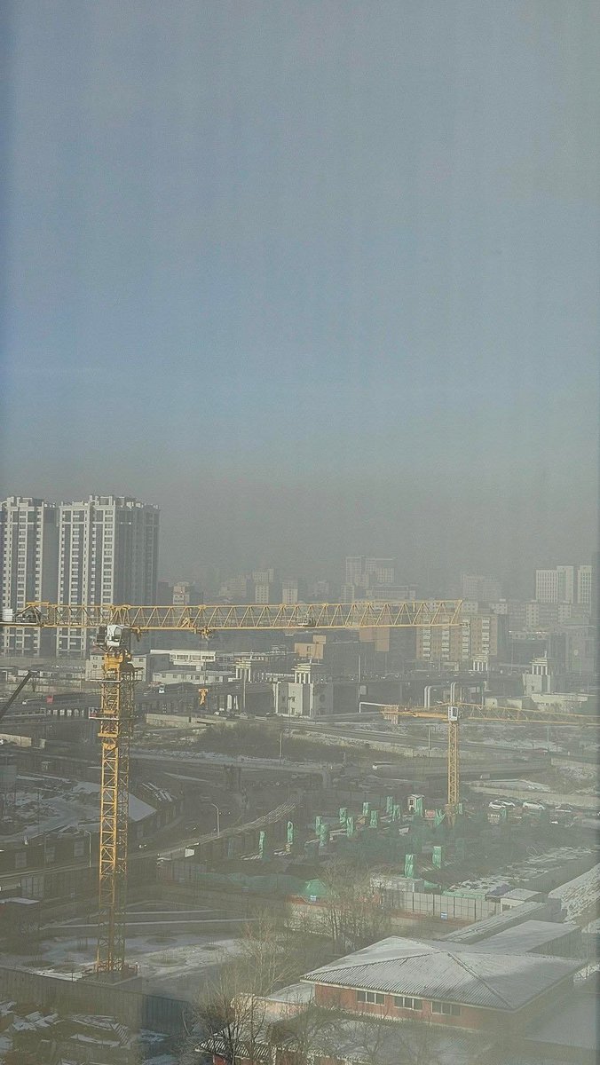 Нүд нь юм хардаггүй хамар нь юм үнэртдэггүй юм бхдаа🙄🤔