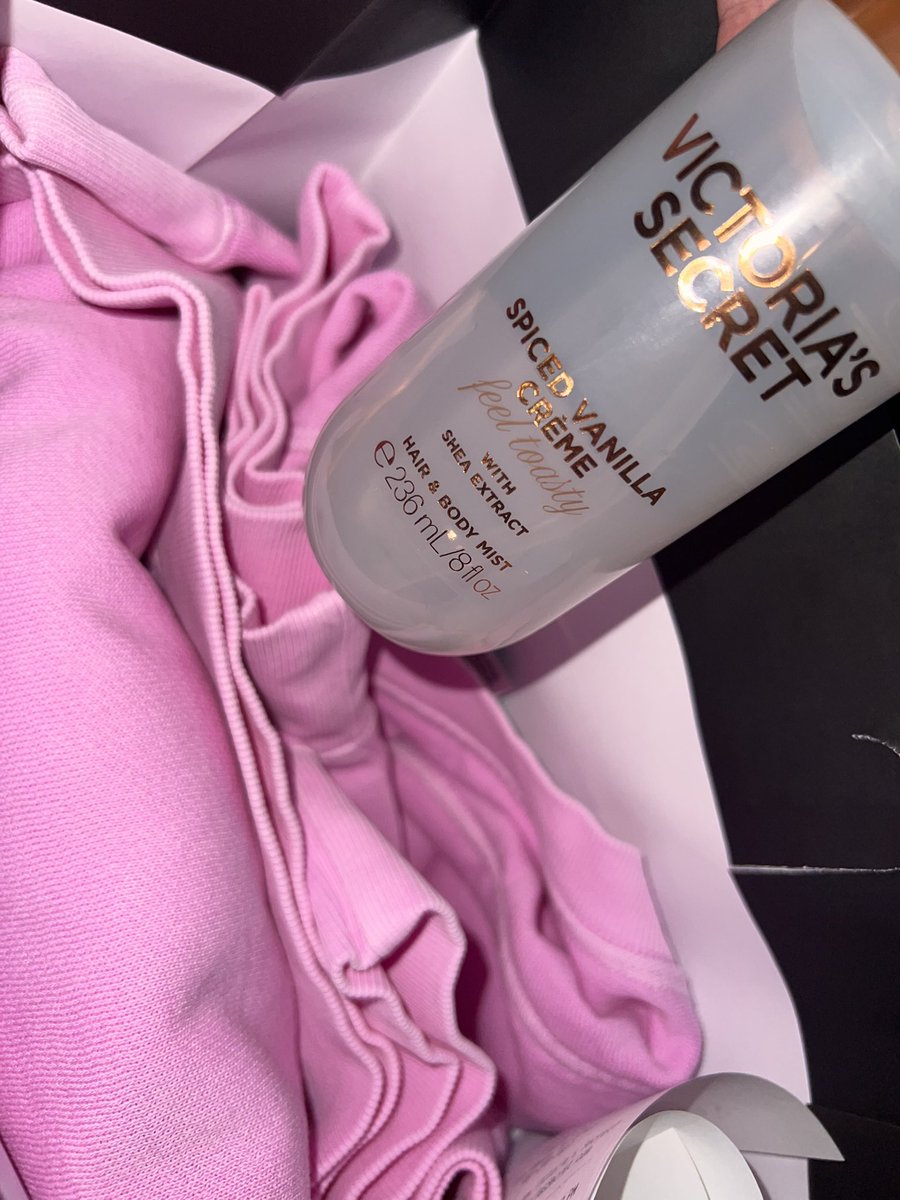 pay4hazel's tweet image. spent $87 at victoria’s secret

i want it reimbursed 🫰🏻