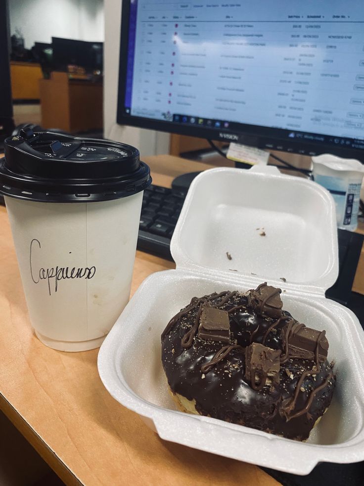 znxmco's tweet image. ㅤ
ㅤ
Awal tahun gebrakan mulai dari penyesuaian gaji penyesuaian bepejees tunjangan darderdor whuush.

Tidak melupakan info sosialisasi dis//na//ker.

Biar kuat harus makan yang manis manis (saya).

ㅤ