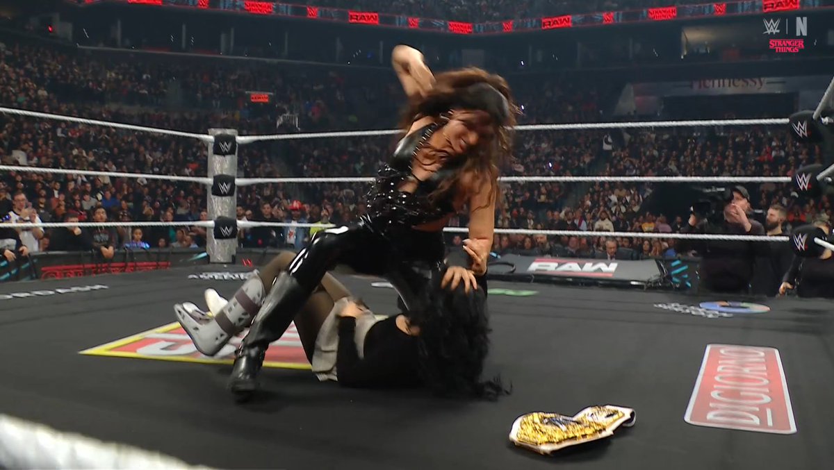 PraveVlogs tweet media