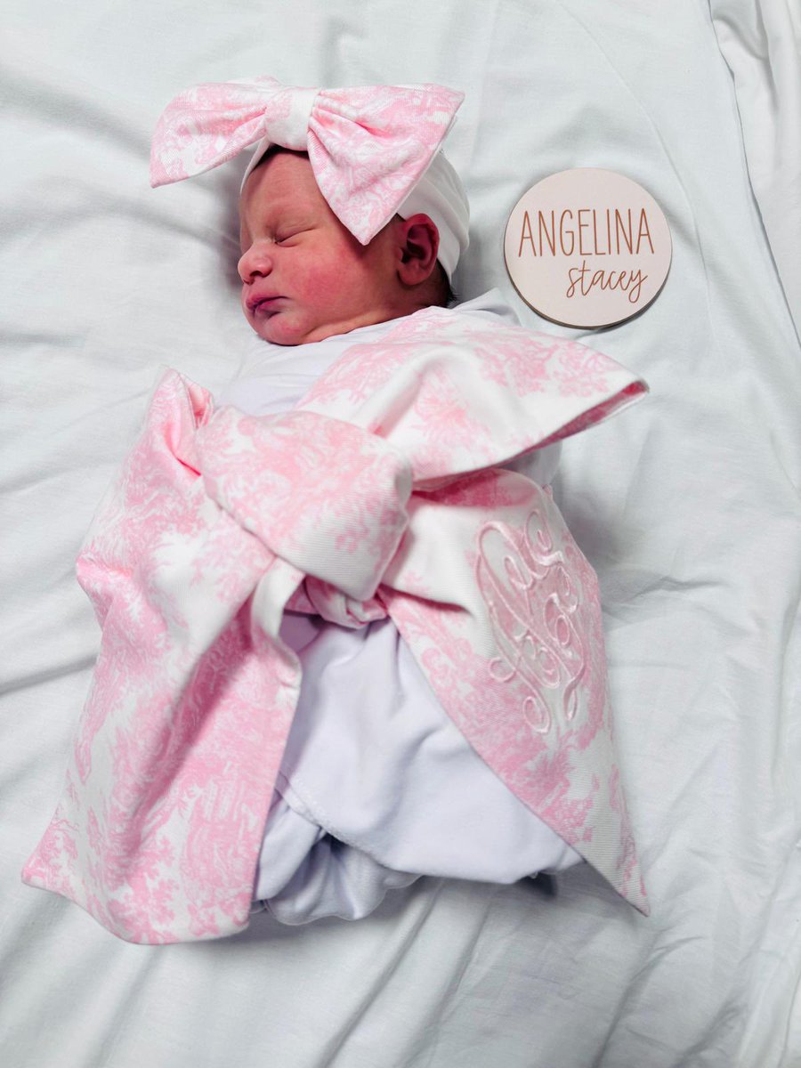 Angelina Stacey LoCascio 🎀
January 5th, 2026
9:27 AM - 6lb 2oz - 19.5 inches