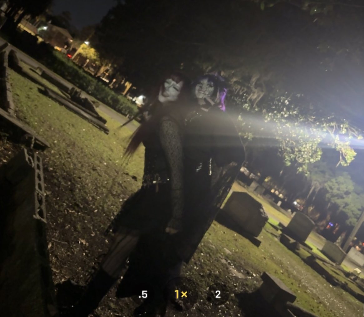 Found this homeless bird in a cemetery and decided to take it in 🩷<a href="/SONOFTHEENTICER/">wren ⛧ SAW GHOST</a> welcome home