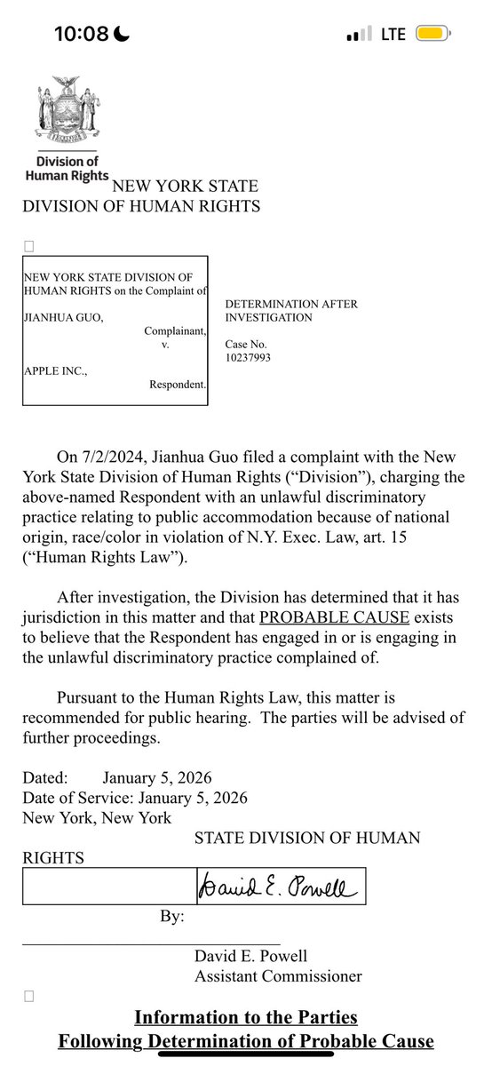 纽约人权局刚刚做出回复：认为苹果公司有存在非法歧视我父亲的行为并且建议举行公开听证会。G哥不仅要让这个世界最大的公司摘下傲慢的帽子，也要狠狠抽那些认为华人不配享有平等和尊重的🐶们的脸。希望大家多多转发，一起声援我们的维权，让歧视不再重演。