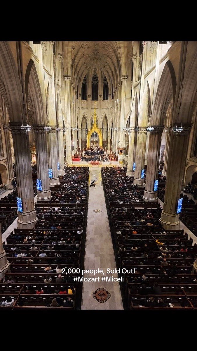 miceli_stefano's tweet photo. #Mozart #requiem in @SaintPatrick__  @Carhedral #Newyork #Stefanomiceli #conductor sood out 2k people in the audience! #5thAve https://t.co/8L5tuxjngR