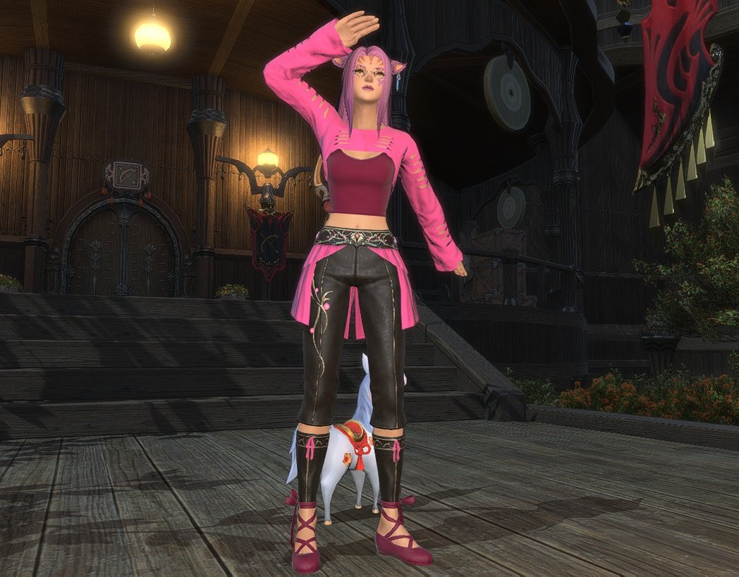 SrinityFF's tweet image. S'harra couldn't resist the courtly lover's brais of striking because they fit her aesthetic so perfectly!🌹🩷She and unicolt are now on the lookout for additional pretty glams. 😻
#miqote #FFXIV #EorzeaPhotos