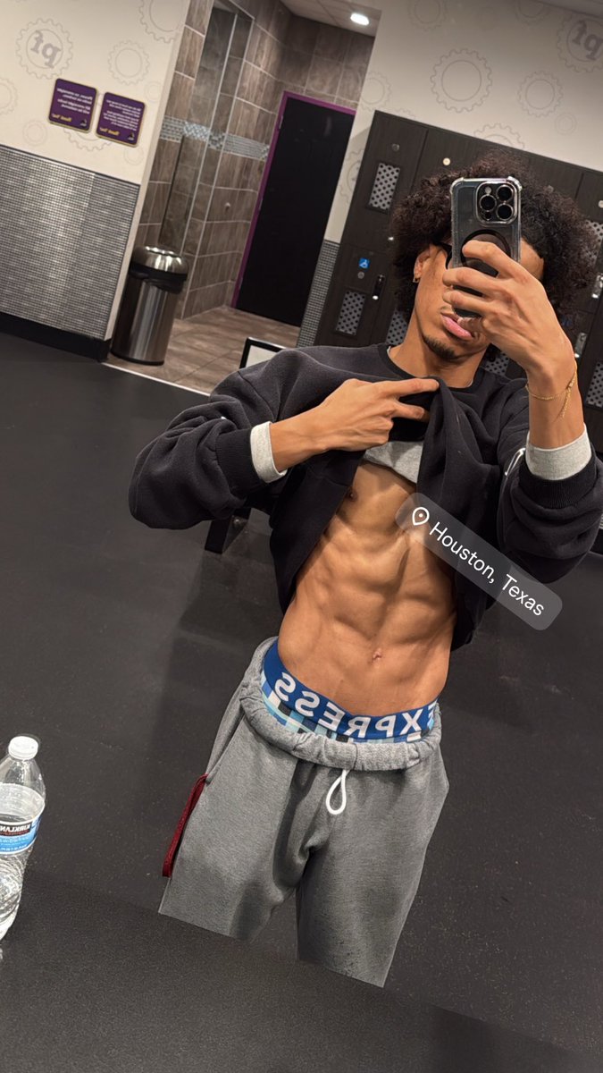 CallHim_King's tweet photo. Just Monday night https://t.co/7kWUoxGNK9