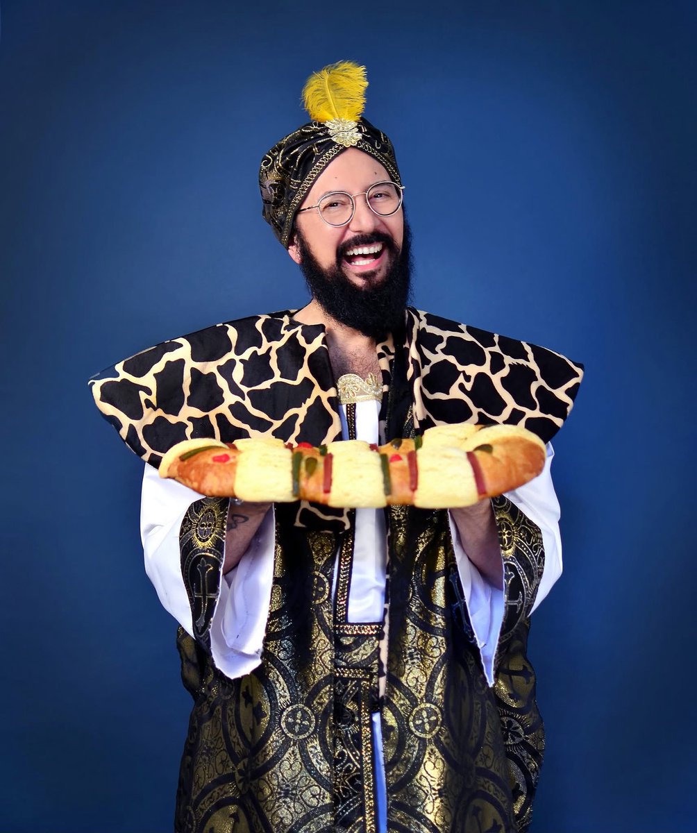 AlvaroCueva's tweet photo. Feliz Día de Reyes! Que tus sueños se conviertan en realidad!
Foto: @elpepebueno
#diadereyes #nochedereyes #6deenero #reyesmagos #roscadereyes #melchorgasparybaltasar #feliznoche #felizdiadereyes #feliznochedereyes #reyesmagos #santosreyes #losreyesmagos #Mexico #alvarocueva https://t.co/bLg1I7iqRE
