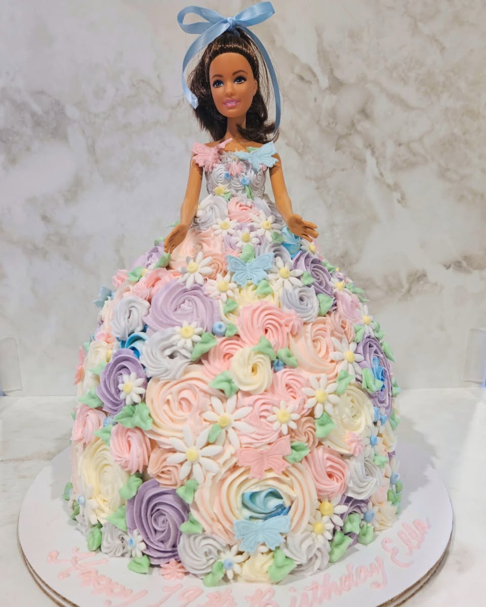 casualgourmet's tweet image. Sugar and spice and everything nice.
#CasualCakes #CapeCodBaker #CapeCodBirthdayCakes