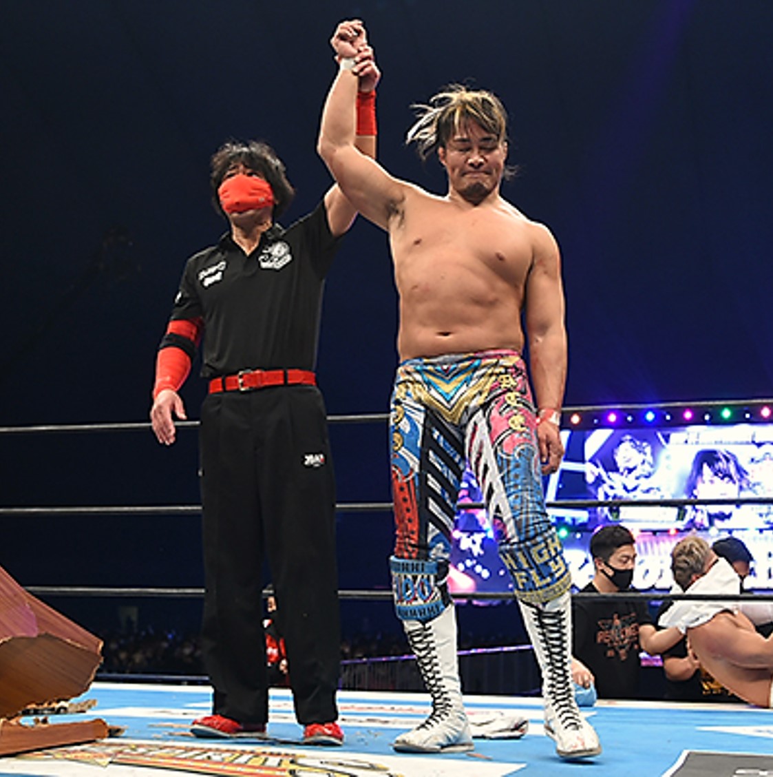 HoursOfWrestlin's tweet image. On this day in 2022, @tanahashi1_100 won the IWGP United States Heavyweight Championship for the 2nd time at Wrestle Kingdom 16 #NJPW #NJWK16 #WrestleKingdom #WrestleKingdom16