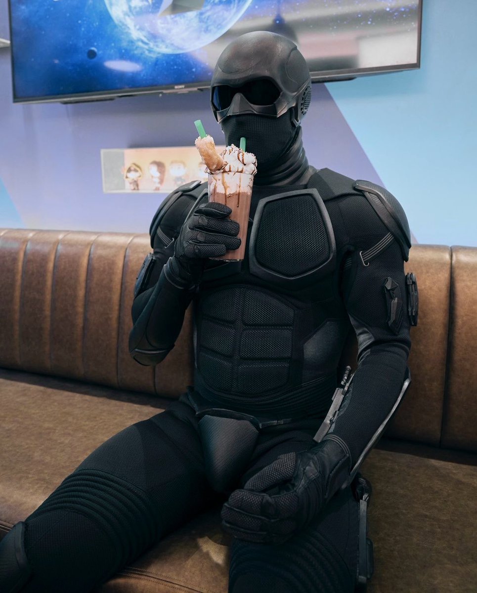 TheBoysOOCC's tweet image. #TheBoys will air episodes around the same time with ‘Invincible Season 4 and ‘Daredevil Born Again’ Season 2.

All 3 Shows will have a weekly release schedule 🗓️

2026 is starting off good