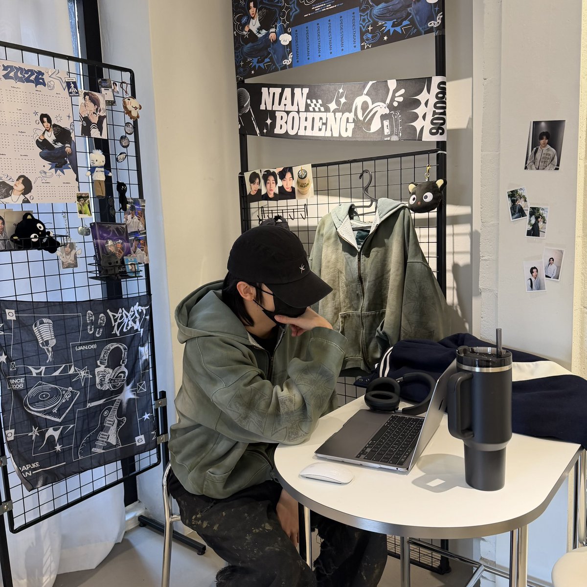 nian boheng central ✯ tweet media