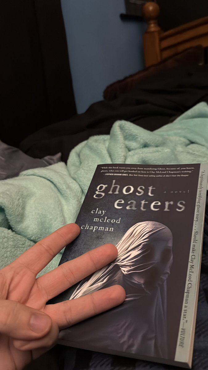 ItsFraggett's tweet image. Book three completed. Been on a roll these last couple of days. 👀