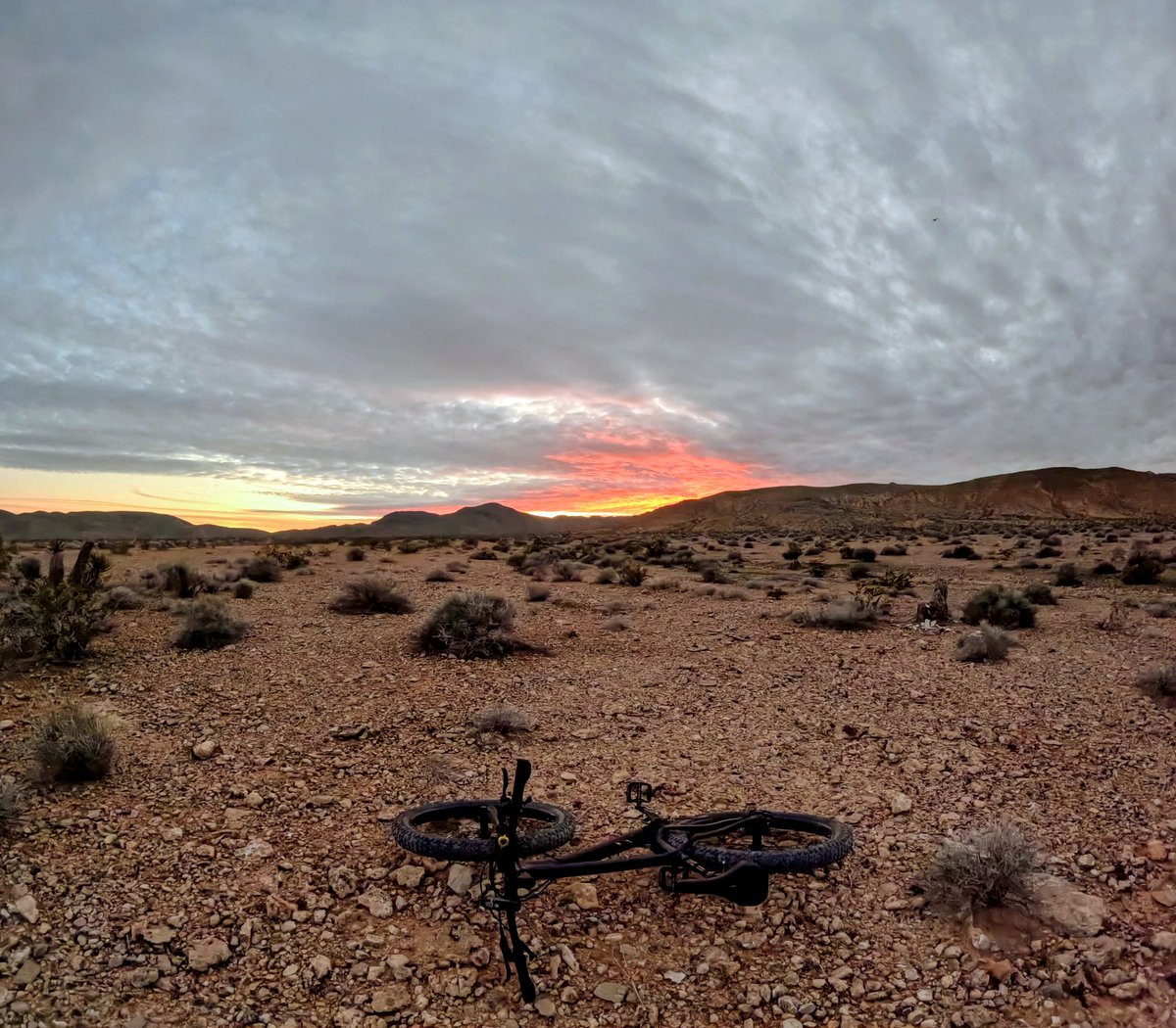 Feeling the flow... Chasing the glow! 

#Mtb #VegasSunset #MojaveDesert