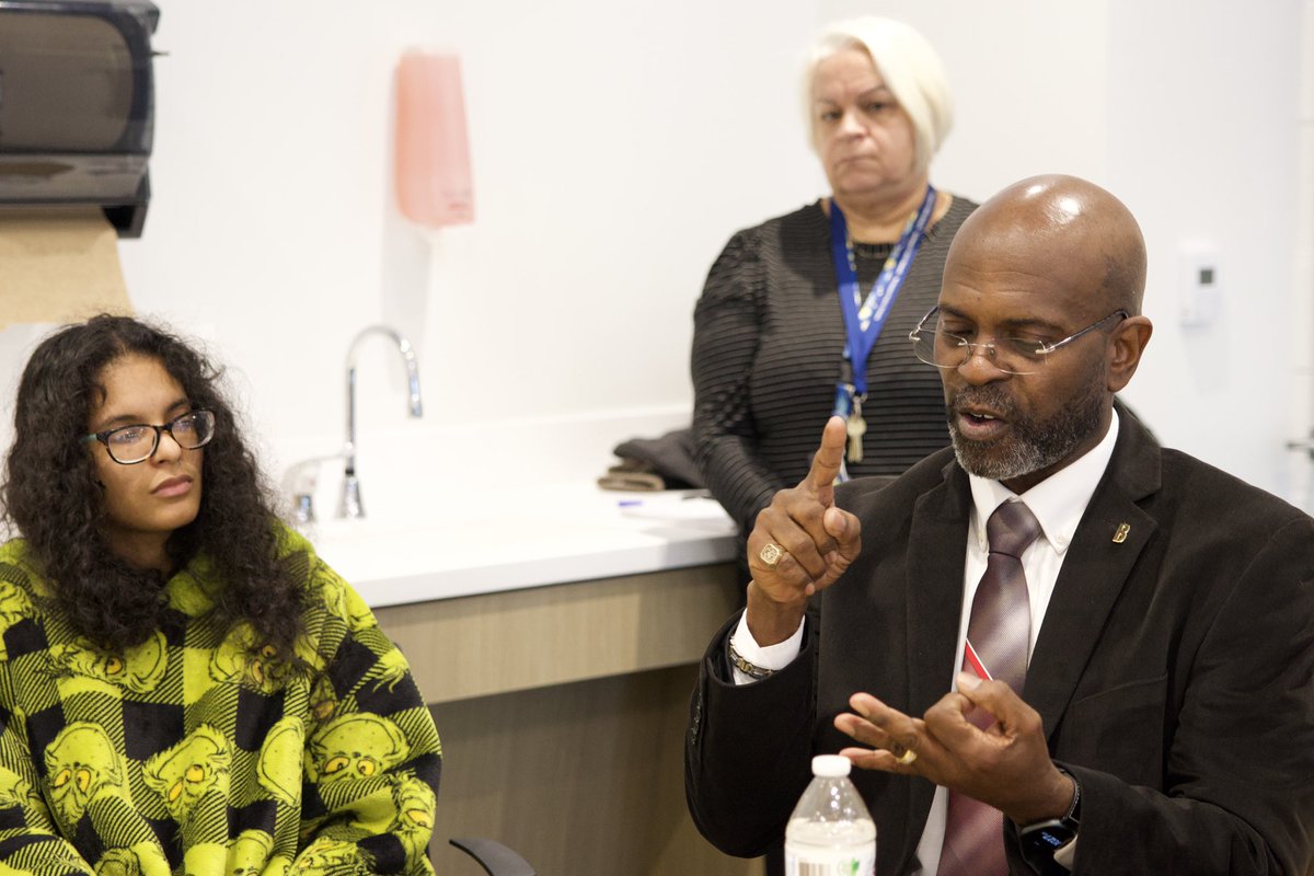 Bridgeportps's tweet photo. Ensuring students have the tools and resources they deserve remains the district’s top priority. Today, Interim Superintendent Dr. Royce Avery met with students at Bassick High School through the Superintendent Student Roundtable series to elevate student voice. https://t.co/A5e9YvizEz
