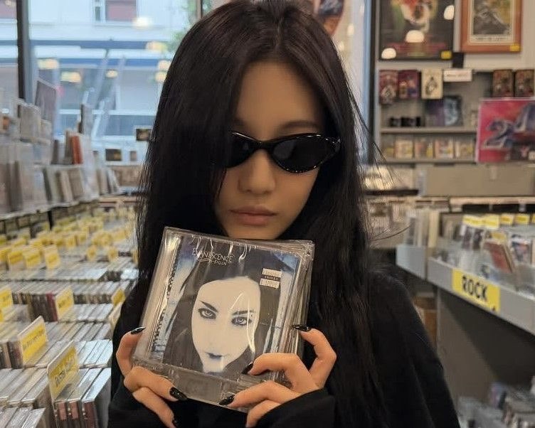 viralaespa's tweet image. ningning is the coolest idol in the game