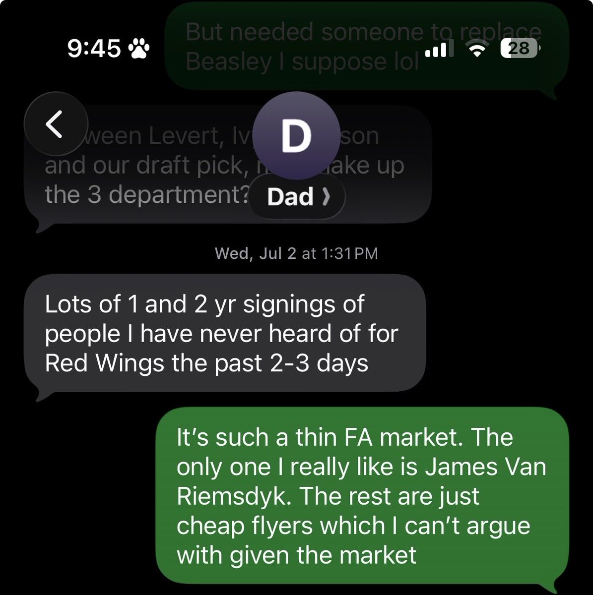 Dsaltum's tweet image. *taps glass* - Ahem.