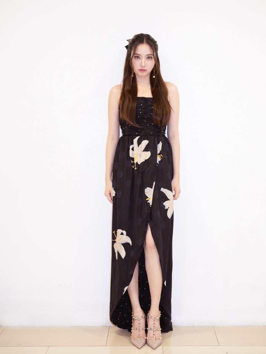 _twentyfournew_'s tweet image. เจฟ ซาเตอร์ และ ฟรีน สโรชา แบรนด์แอมบาสเดอร์แห่ง  Maison Valentino ปรากฏตัวในลุคจาก Valentino ในงานเฉลิมฉลองส่งท้ายปี 2026

#ValentinoCruise2026 #ValentinoGaravani
#Rockstud #jeffsatur #srchafreen 

facebook.com/twentyfournews…