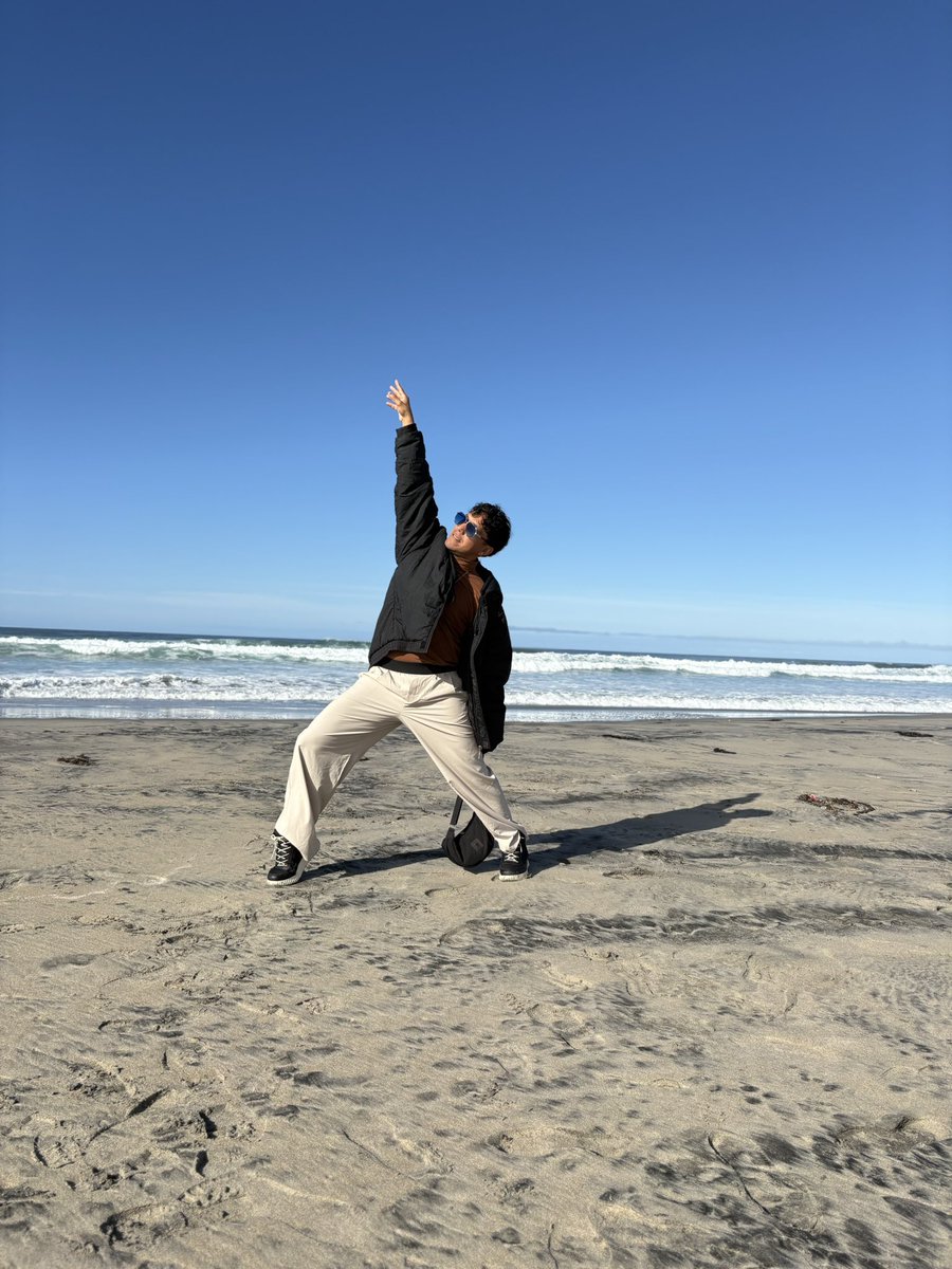 omargabio's tweet photo. La danza no se piensa.
Se deja pasar.
Se siente ante un estímulo,
un impulso, una inspiración.

— Carolina de Pedro 
Naṭarāja Yoga Danzā Śālā
#lifestyle #art #vacation https://t.co/Zniu0DxdBe