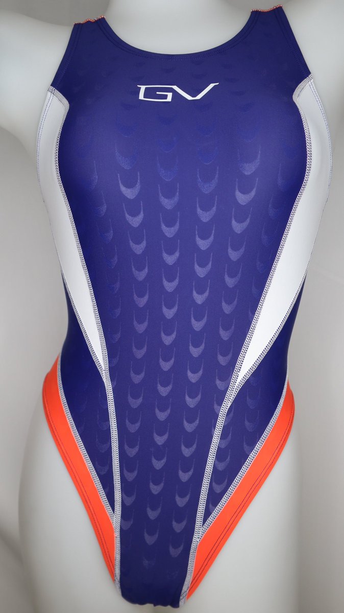 #2026年になったのでフォロワーさんに自己紹介しようぜ
競泳水着をデザインして描いたり作ったり着てもらったり🦉 