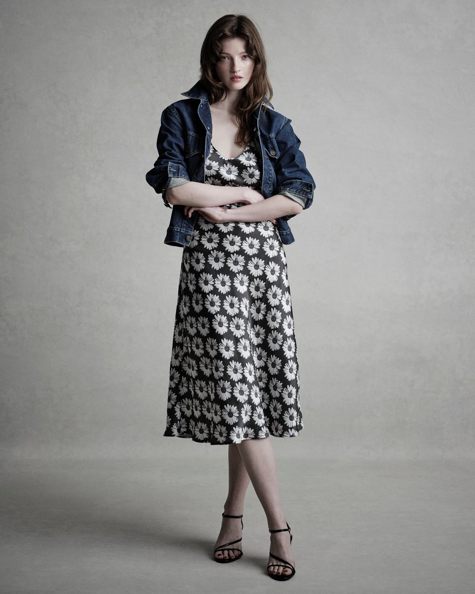 繊研新聞 tweet media