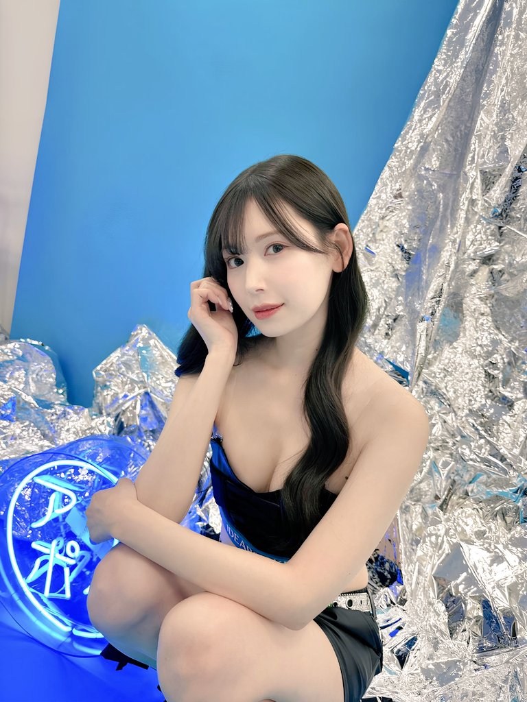 我想“劈腿”，怎么操作呢？
#明里䌷 #明里つむぎ #明里紬 <a href="/Akari_Tsumugi_/">明里䌷｜明里つむぎ｜明里紬</a>