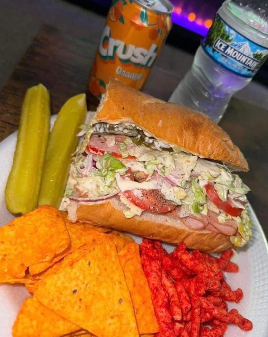 FoodPleaser's tweet image. What’s your first thought when you see my lunch?