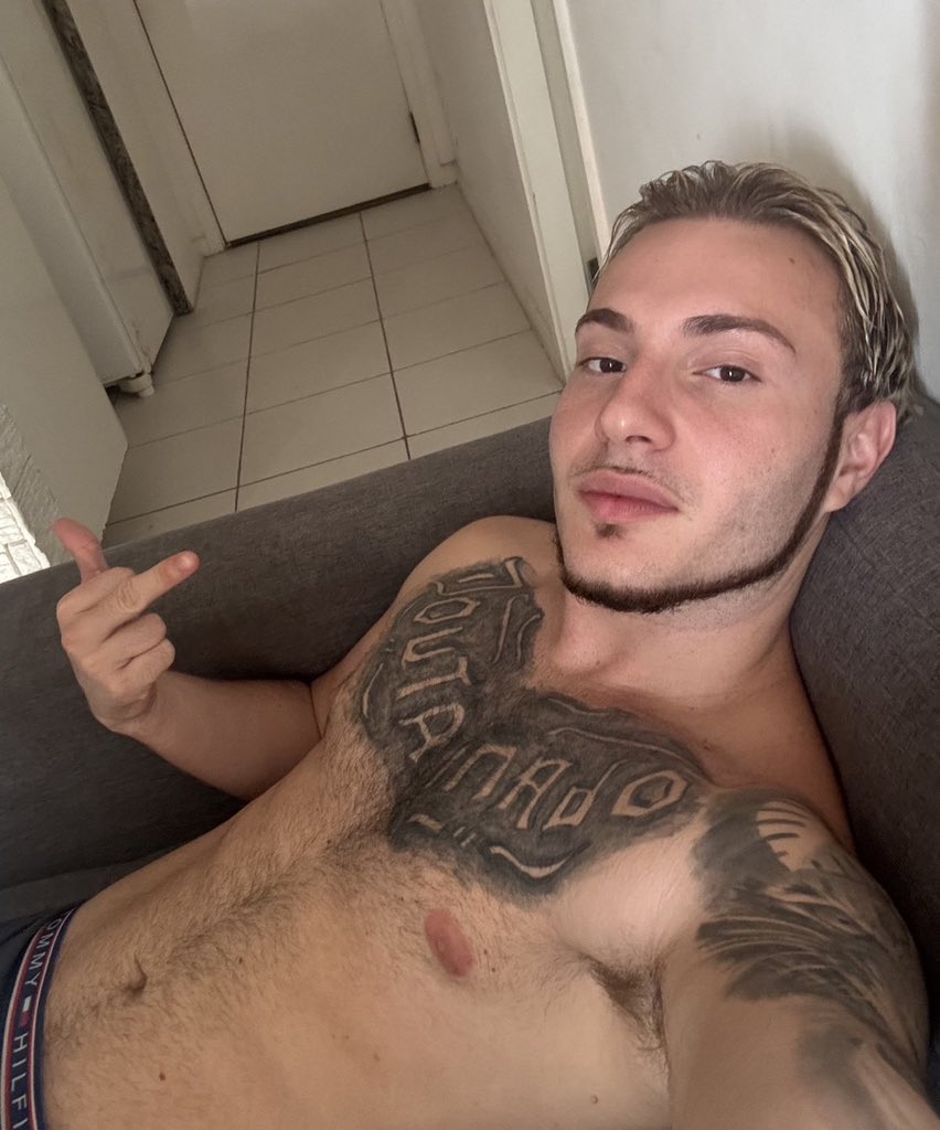 poponze's tweet image. Puterrier está completando 23 anos.