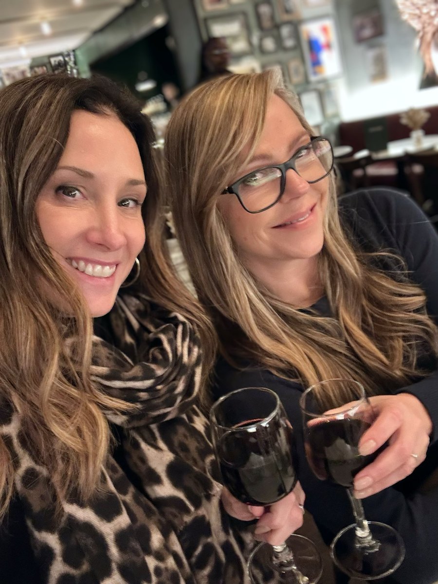 TLCogs's tweet image. Wishing my beautiful friend @LoriKateH an incredible birthday! Over 20 years of bday celebrations on the books and many more to come! 🇮🇹