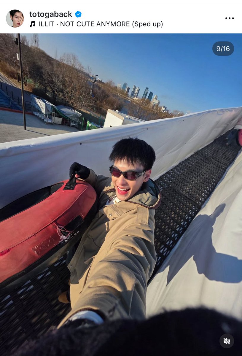 littleroad_'s tweet image. เว่อมาก อวยแฟน4ภาษา