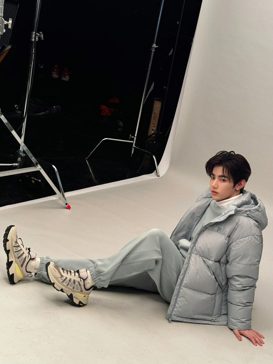 ヲタクページ 260106 @ZB1_official Weibo Update | 📷（1/4） 🤍🤎💚 #ZHANGHAO