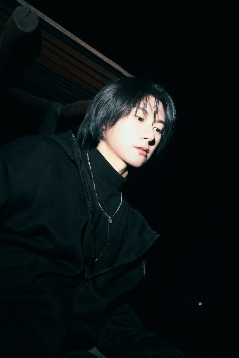 CRTK_official's tweet image. ChRocktikal (크록티칼)
1st Album [We break, you awake] 
Concept Photo #02 LEE WONSEOK

⚔️ 2026. 01. 15. 6PM (KST)

#ChRocktikal #CRTK #크록티칼
#이원석 #LEEWONSEOK
#1st_Album #We_break_you_awake