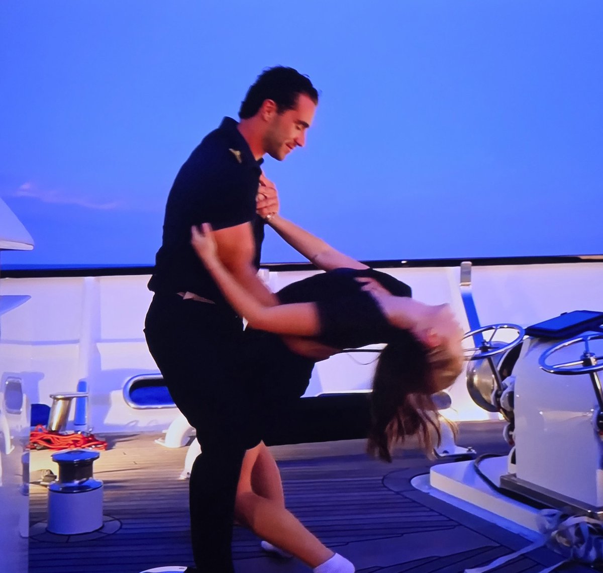 DeannaKatee's tweet image. Kizzi is the WORST. She regrets nothing and is still doing things she knows will hurt her friend. I would never befriend someone like her. #BelowDeck #BelowDeckMed #Bravo