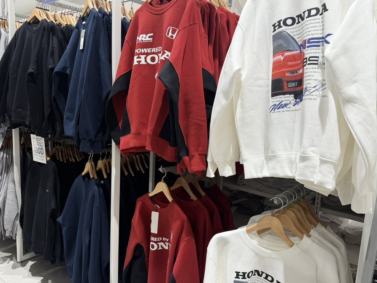 MEN_KEN06s's tweet photo. FL5ガチャ売り切れてたけど服ならいっぱいある https://t.co/6XgO6IwgTR