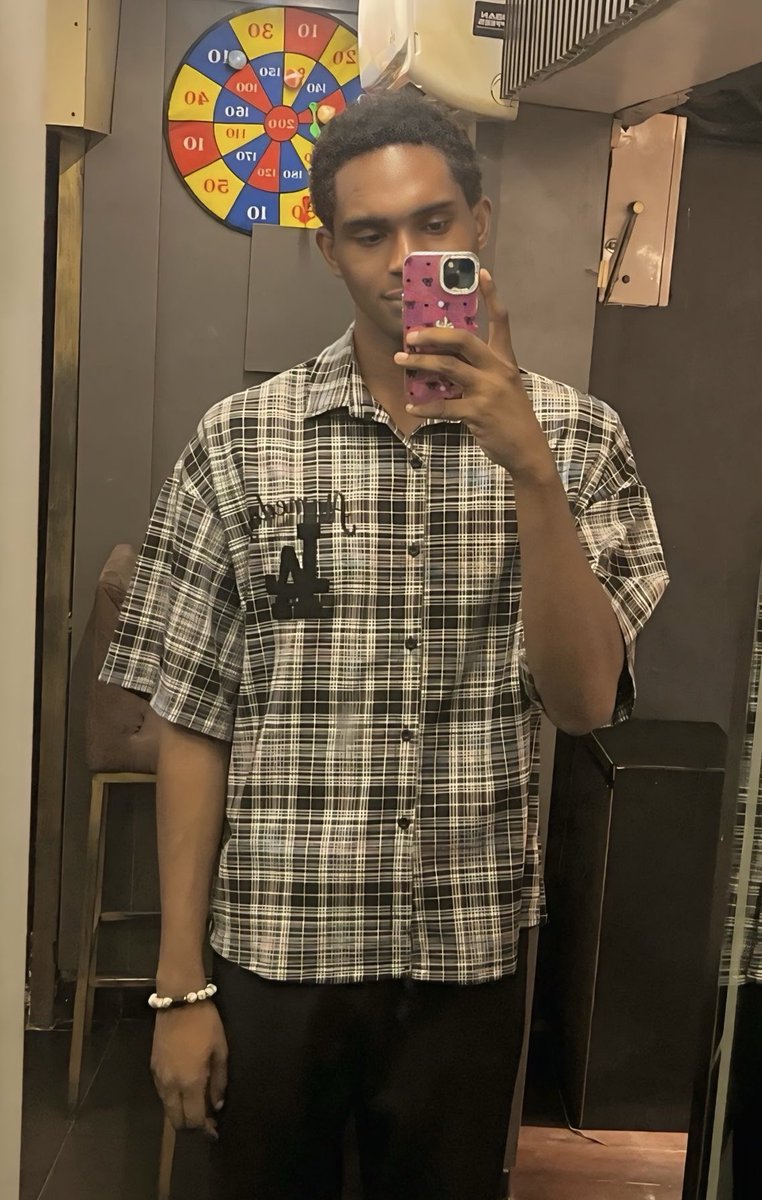 Emeka5Temple's tweet photo. Hi, I’m Temple Emeka 👋
I’m a beginner frontend developer building in public in 2026.
I’ll be sharing my learning journey, small projects, and lessons along the way.
Let’s connect 🤝
#BuildInPublic #FrontendDeveloper #WebDev #DevCommunity https://t.co/9iTqr1ibVI