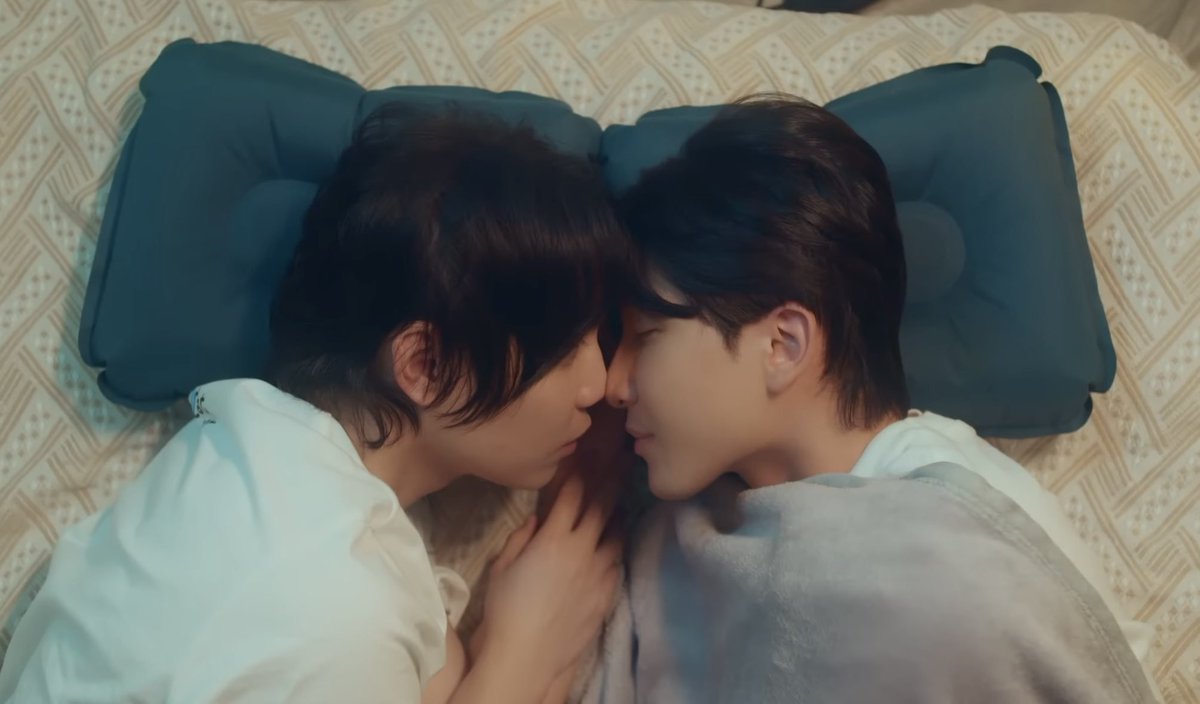 GAOYICINXIN's tweet image. I want a goodnight kiss.
🐈🐈‍⬛ 

WELCOME TIGERLYNX
#CatForCash ᨐฅ

#FirstKhaotung #เฟิร์สข้าวตัง ₊⋆♡