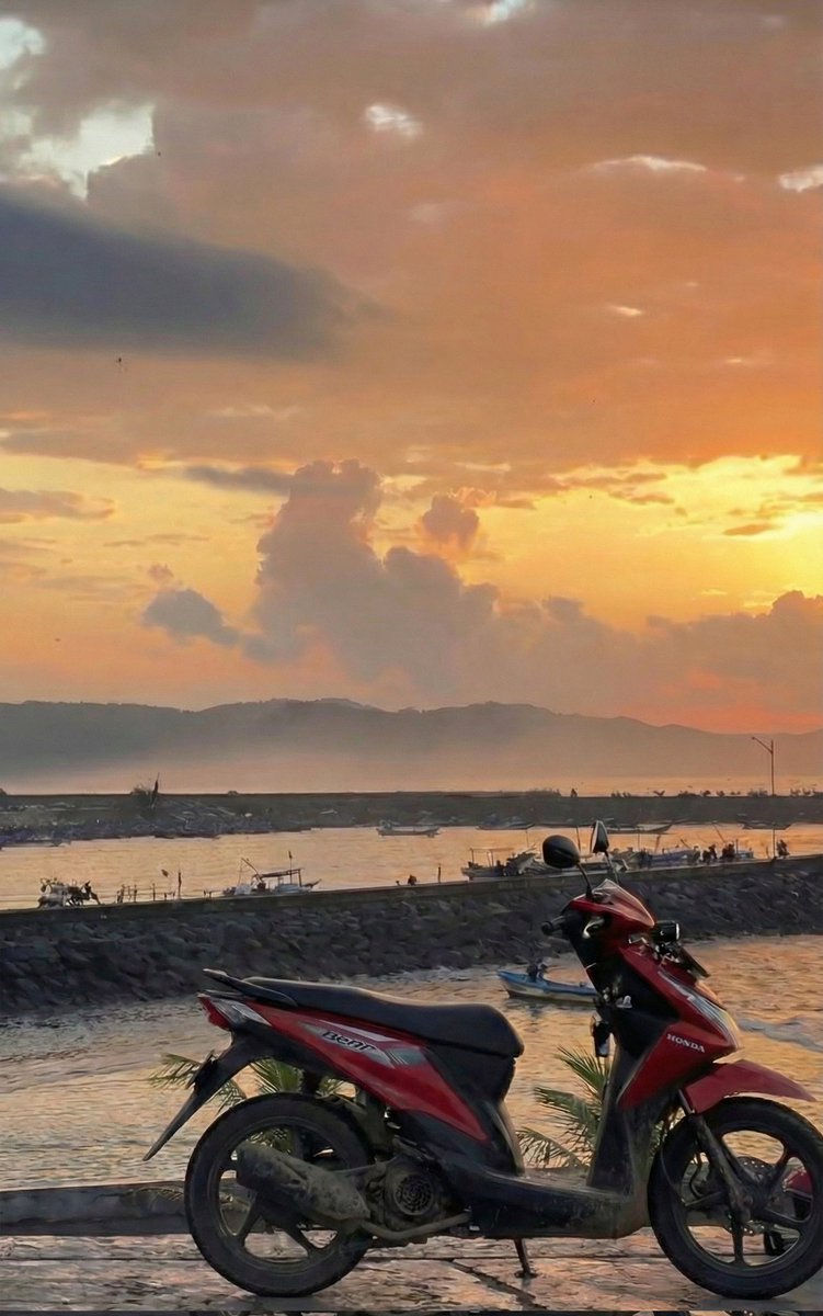 ephanyulisandi's tweet photo. Liat sunset https://t.co/00W0pJwqhs