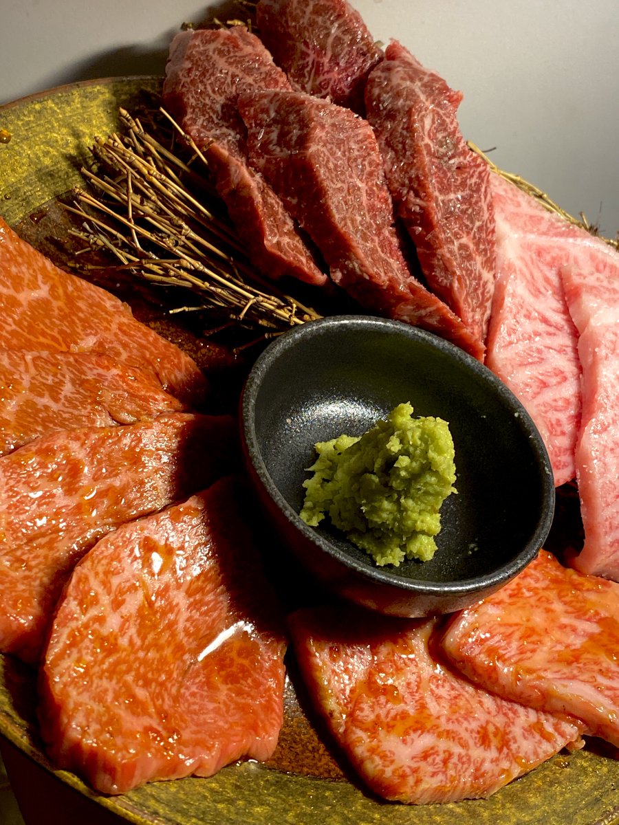 本日から営業再開してます❗️

今日納品されたレバーとハツはちょっと納得いくもので無かったので返品しました
なので本日はレバーとハツが欠品です…！

商品数減るのは心苦しいですがそこはこだわりを持ってやりたいと考えてますのでご理解いただけると幸いです🙇‍♂️