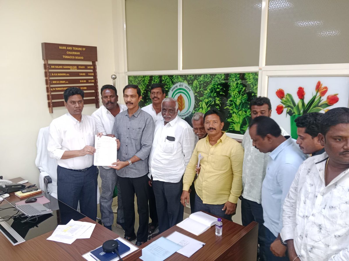 YashwanthKC's tweet photo. Virginia tobacco farmers from Andhra Pradesh raised concern over higher cigarette taxes, fearing reduced demand &amp; rise of illegal smuggled cigarettes hurting livelihoods. I’ve informed them I will take up the issue with Hon. Commerce &amp; Industry Minister Shri @PiyushGoyal sir. https://t.co/sfWx51VeZN
