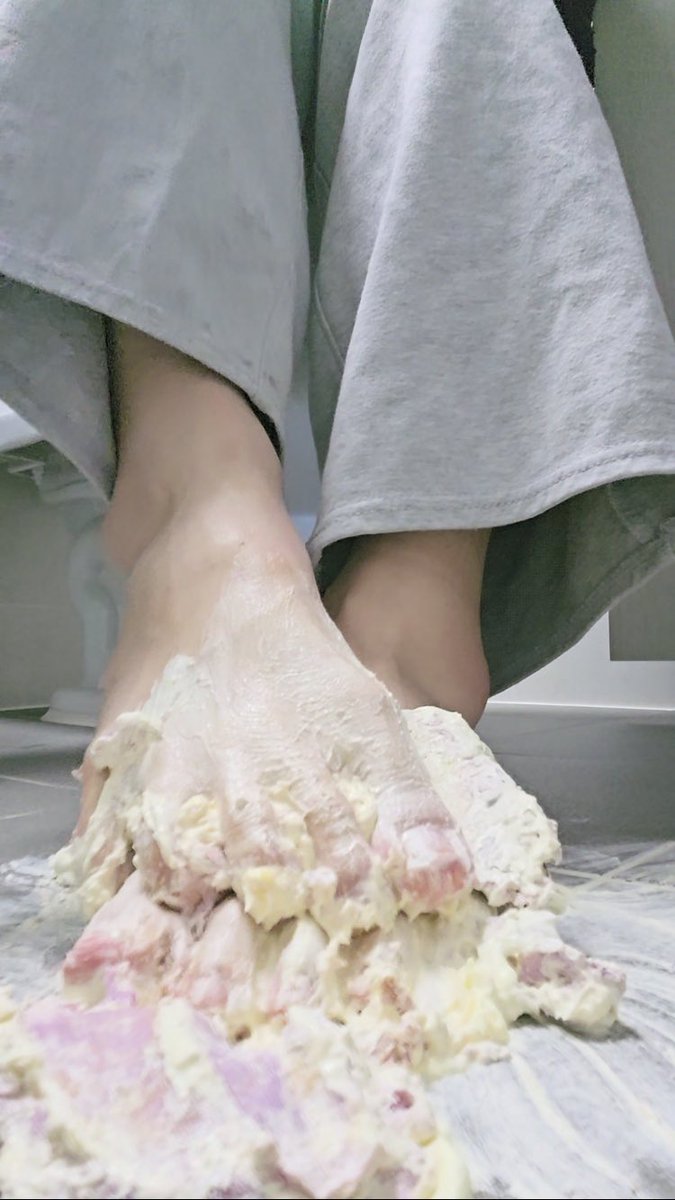 신작

<크림빵>

(페삭)꼼지락&amp;쓰담쓰담-(맨발)발로 먹여주기&amp;크림마사지

 (3분41초/고화질/묶음구매시할인)

문의: 라인 mmsu275

주말에는 여친때문에 밤에만 라인확인 가능합니다.
#남자발영상 #남자발페티쉬 #발영상판매 #남자흰양말 #남자발페티쉬 #남자발