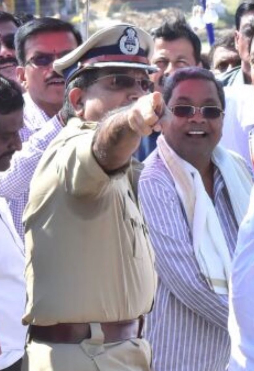 Nimmabhaskar22's tweet photo. Politics & Ideology Apart, I complement @siddaramaiah Sir for becoming the Longest Serving Chief Minister of our Karu Nadu. Running a Political Leadership at the Highest Level for such a long time is extremely tough  which no Management School of World can teach. Firmly Grounded at Grassroots is his Greatest Strength. 
Having served him when he was DyCM and CM, I have closely seen ; he has respected Officers who are Capable and Honest. Otherwise I have seen him Ruthlessly humiliating Dishonest and Incapable People. 
Sir May God bless you with Good Health and Long Life💐🌹🌺🌸🌞@brijeshkalappa