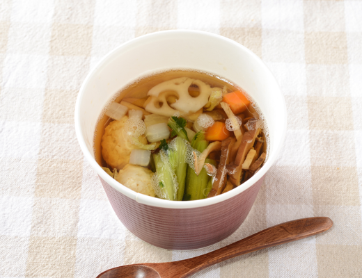 akiko_lawson's tweet photo. ＼ローソンのえらべるスープ／
「食物繊維が摂れる 鶏つくねと根菜の和風スープ」が新登場！

鶏つくねと生姜のやさしい味わいで、心も体もほっこり♪
食物繊維も3.0g摂れちゃいます(^^)
https://t.co/gbPs9zDqHY https://t.co/cSTlSelrJN