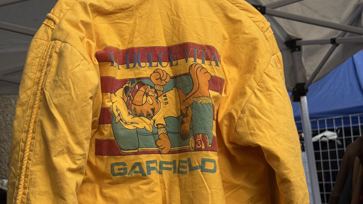 ramseshurt's tweet image. Someone once told me that every time they see a Garfield, they had a good day. 
I do too.