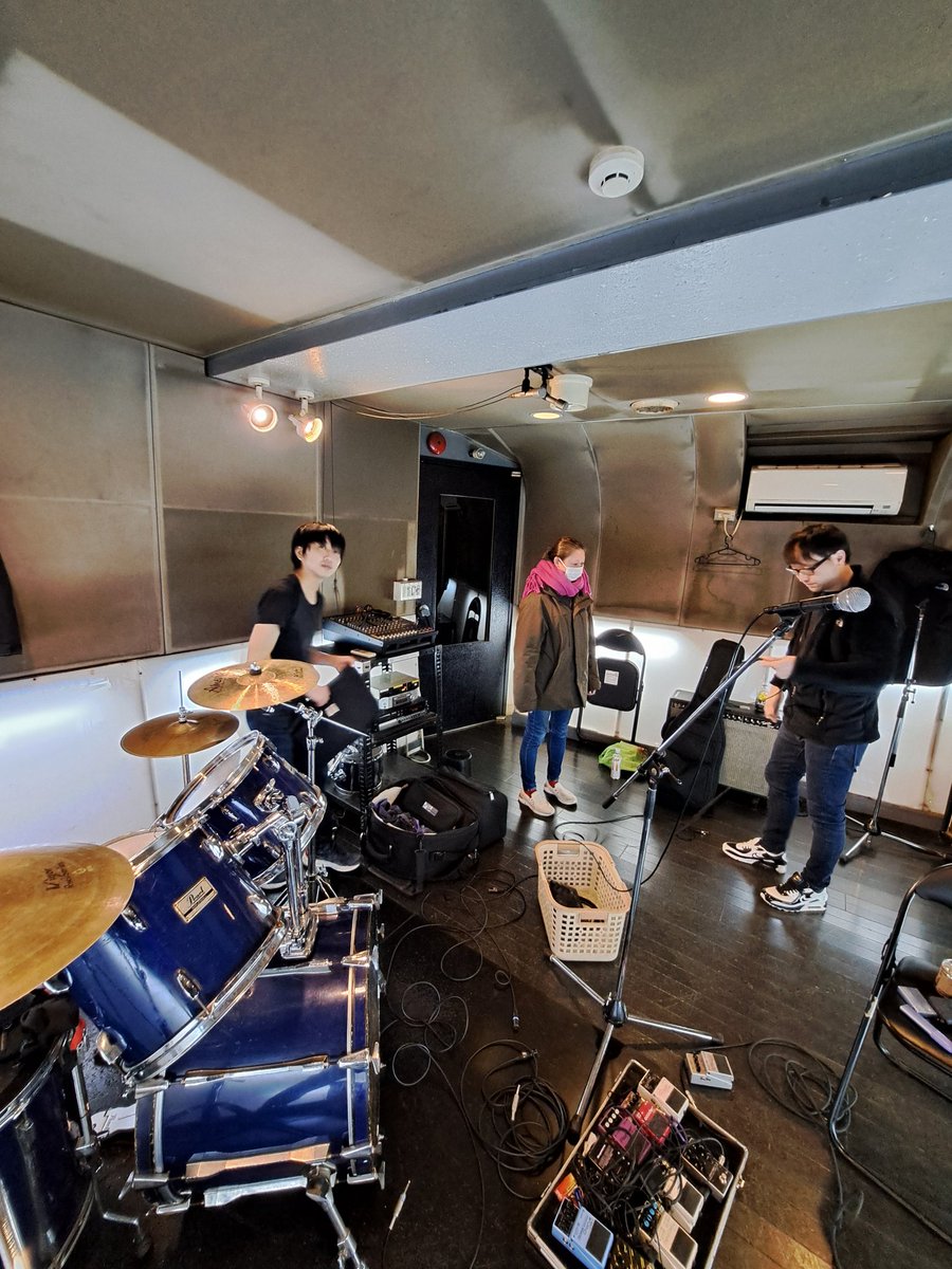 ampcharwar's tweet photo. 明けましておめでとうございます！
本年もよろしくお願いします！！
2025/1/9(金)
新宿LOFT BAR　PUNiK presents
[爆音サミット！！ ]
open 18:00 / start 18:30 / ticket ¥2000 +1drink
18:30-ampcharwar
19:05- AYAFUYA
19:40-Blackor...
20:15- JESSY
20:50-SLANGBOOGIE
21:25- PUNiK https://t.co/qxsIbuSS8e