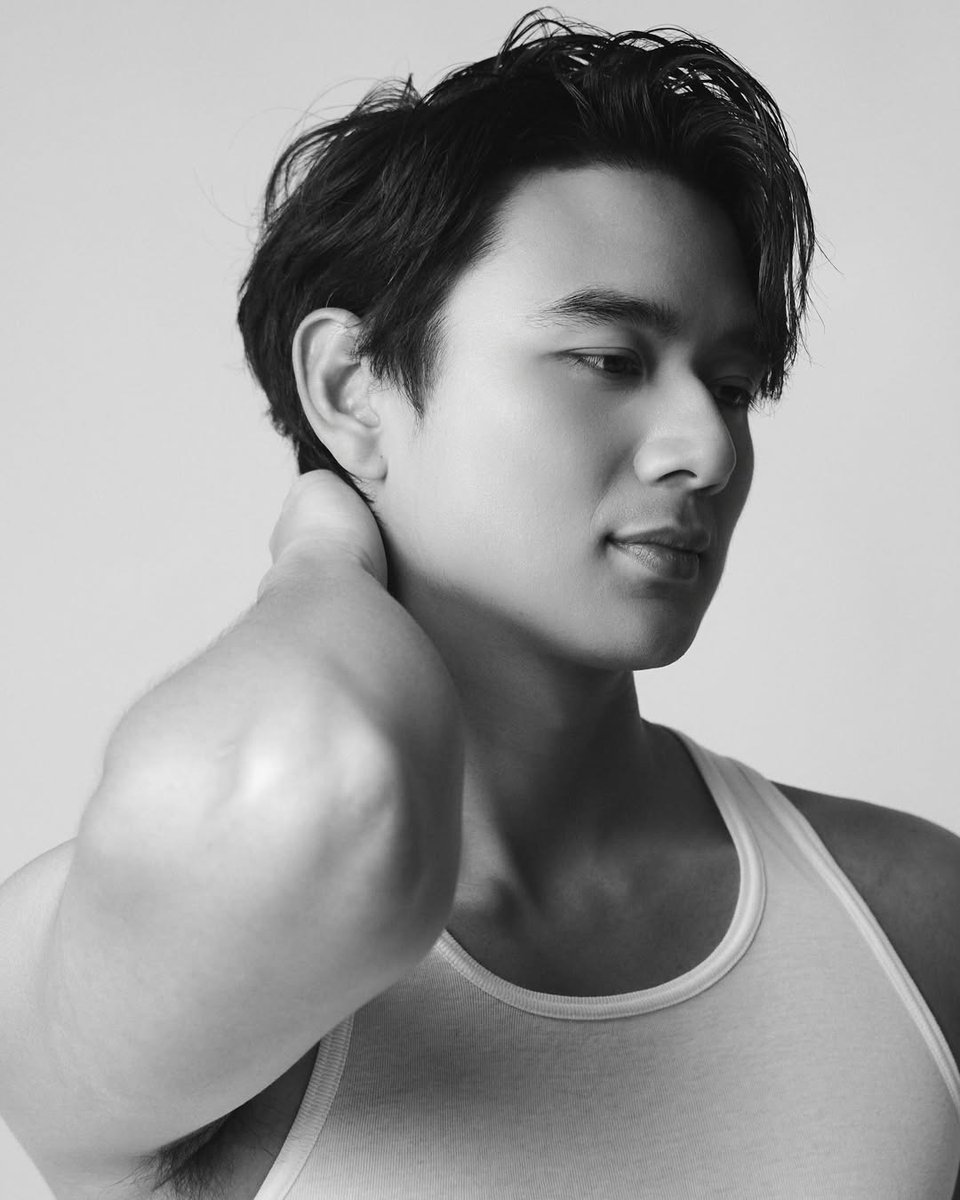 banderaphl's tweet photo. FINE GENTLEMAN 😍

Ibinandera ng “Call Me Mother” actor na si River Joseph ang kanyang hunky pictures sa kanyang Instagram noong nakaraang birthday niya. 

Belated happy birthday, River!

📷 Instagram/riverjoseph

RELATED CHIKA: https://t.co/TS1fU9djPP https://t.co/Attxynq442
