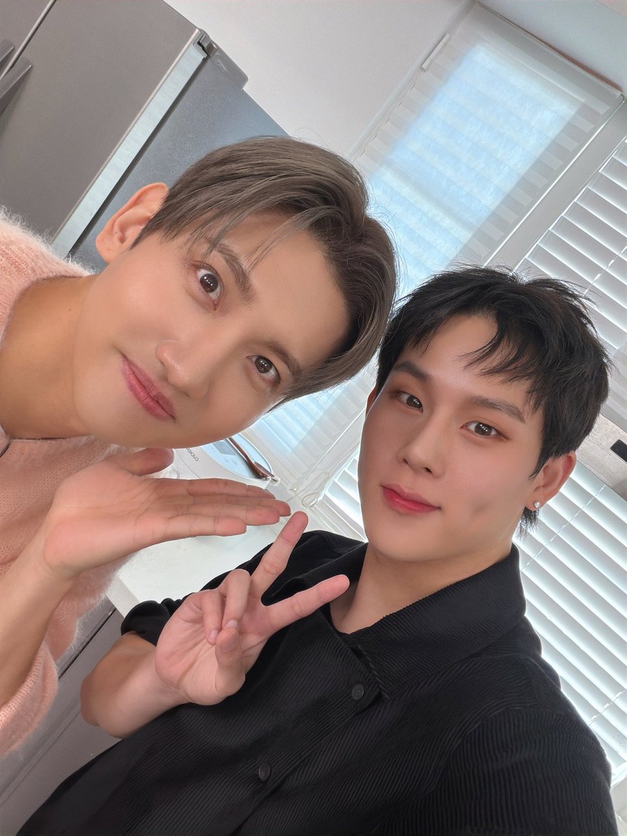 OfficialMONSTAX's tweet image. 우리 몬베베들 하구 좋은 시간 보내게 해주신 덕밥집 감사하고 창민 선배님 감사합니다!!!🙏 #주헌