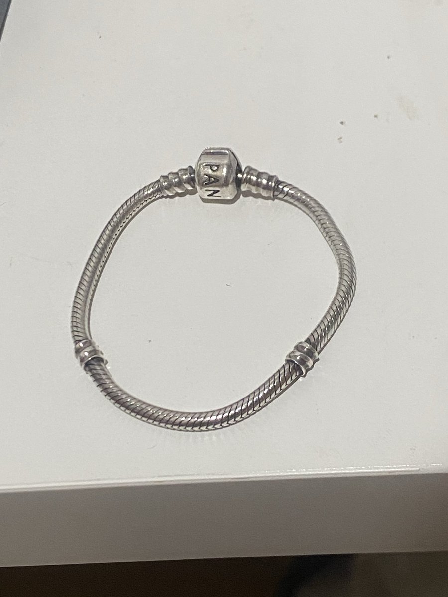 acbde_f's tweet photo. ส่งต่อแพนโดร่ายาว 15 cm
800 บาทรวมส่ง

#PANDORA #pandoraมือ2 #ส่งต่อแพนโดร่า #ส่งต่อpandora #แพนโดร่ามือ2 #pandoraมือสอง #โล๊ะตู้ https://t.co/S8cjQEDrJD
