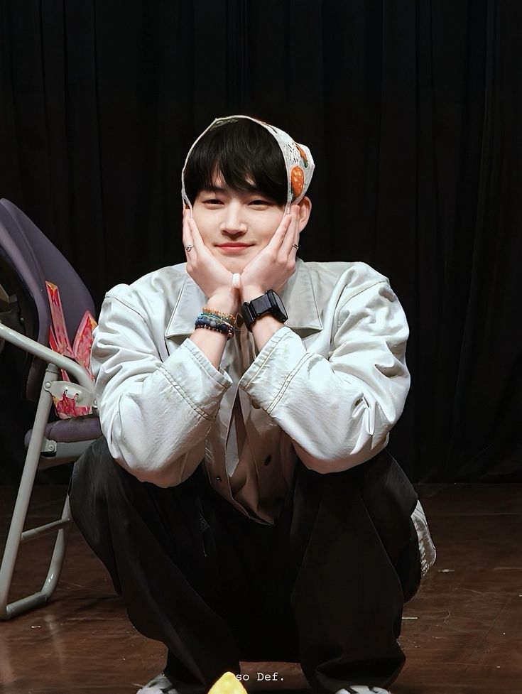 Finsa_RT's tweet photo. @highviolet0106 Happy birthday uri leader🎉
Thanks for always pouring your heart into your music and comforting us with your sincerity. Your voice, your lyrics, your everything mean so much to me. Wishing you endless happiness and lots of love🫶🫶
 #DarlingLeaderJAYBDay
#제이비와_함께할_매일 https://t.co/F1ZtnnrEZp