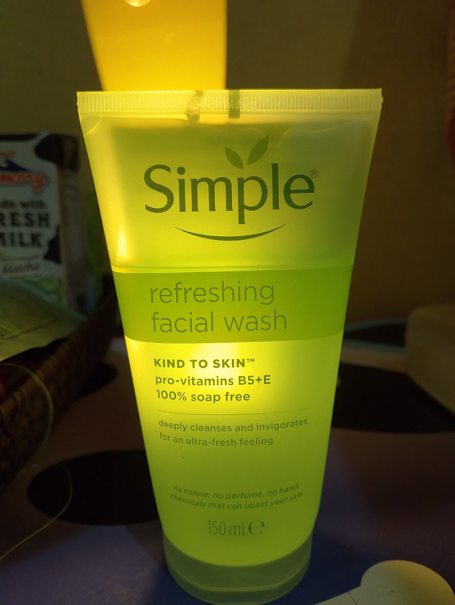 salsaamel_'s tweet photo. WST Fw Simple Refreshing Gel baru dipake 2x 
35k
bisa shopee https://t.co/FEkGGtBjEB