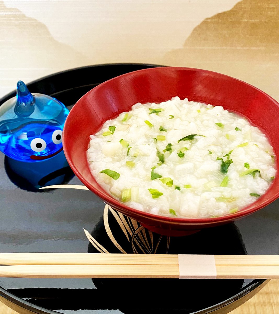 DQ_PR's tweet image. 🌿本日1月7日は七草粥の日☘️

「#ドラゴンクエスト」シリーズに登場するアイテムを使って七草粥を作ってみました😋

温かい七草粥を食べてバッチリがんばりましょう👍